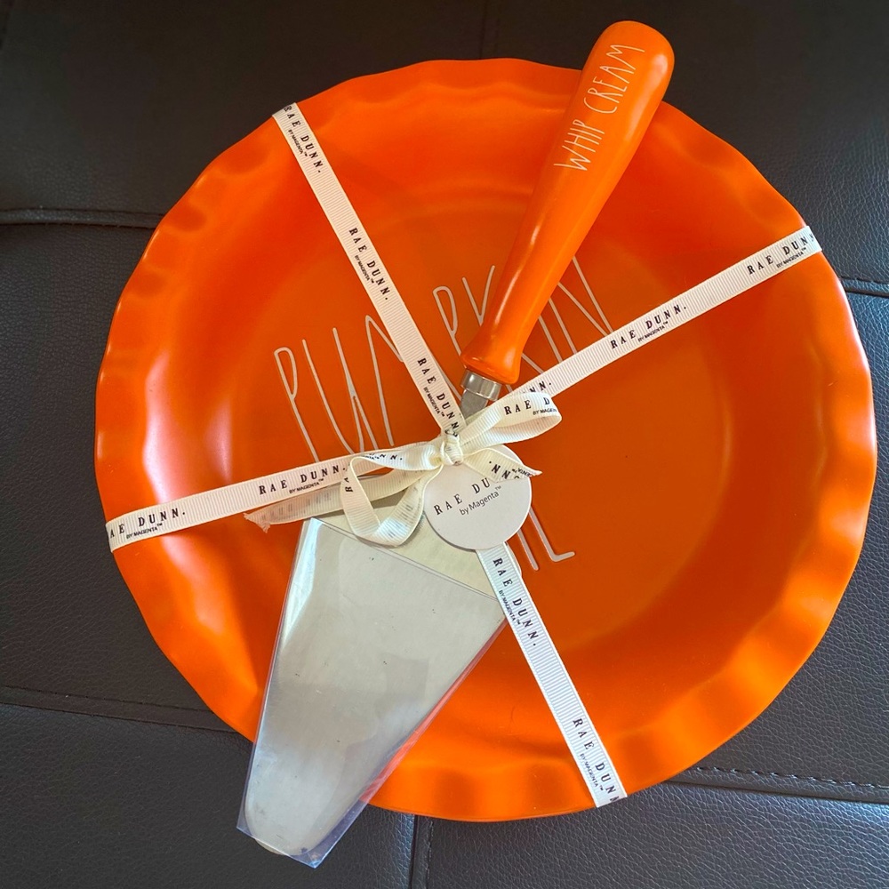Rae Dunn PUMPKIN PIE Pie Dish with WHIPPED CREAM Server